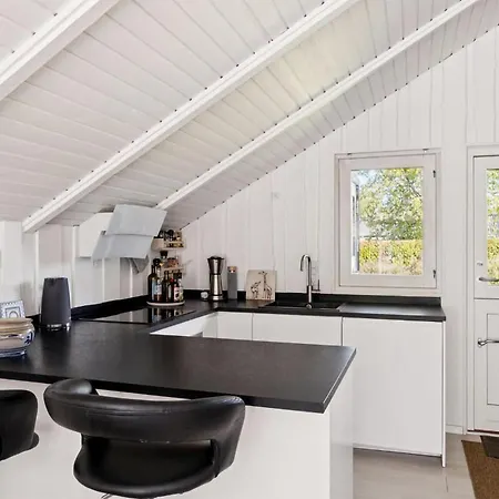 3 Bedroom Lovely In 度假居 Dronningmølle